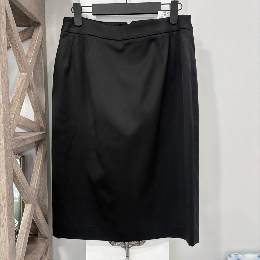 Dolce & Gabbana Black Pencil Skirt - Elegant Tailored Silhouette